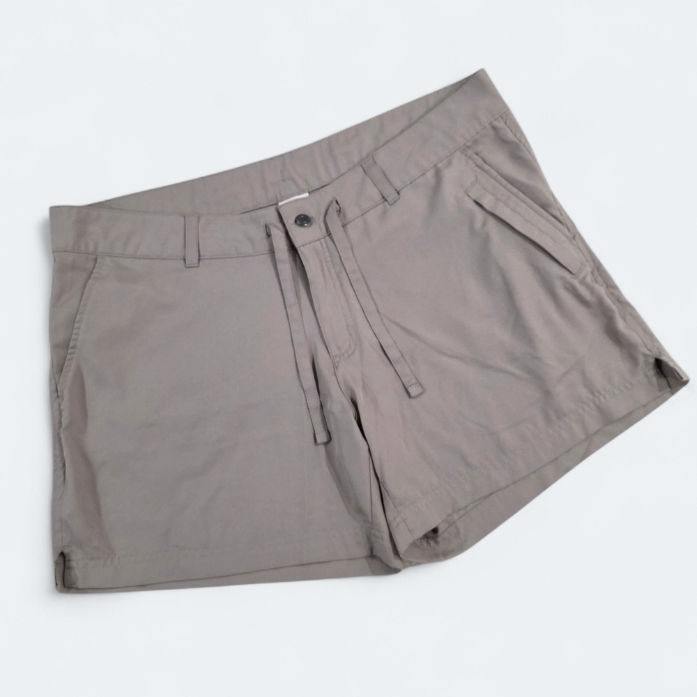 Magellan Outdoors Women's Khaki Shorts Size XL Activewear Hiking Casual